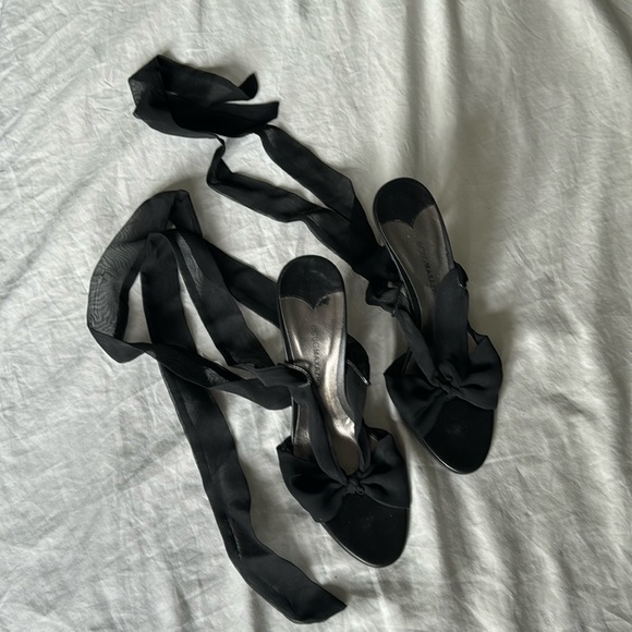 BCBG Mary-G Tie up heels - Picture 1 of 4